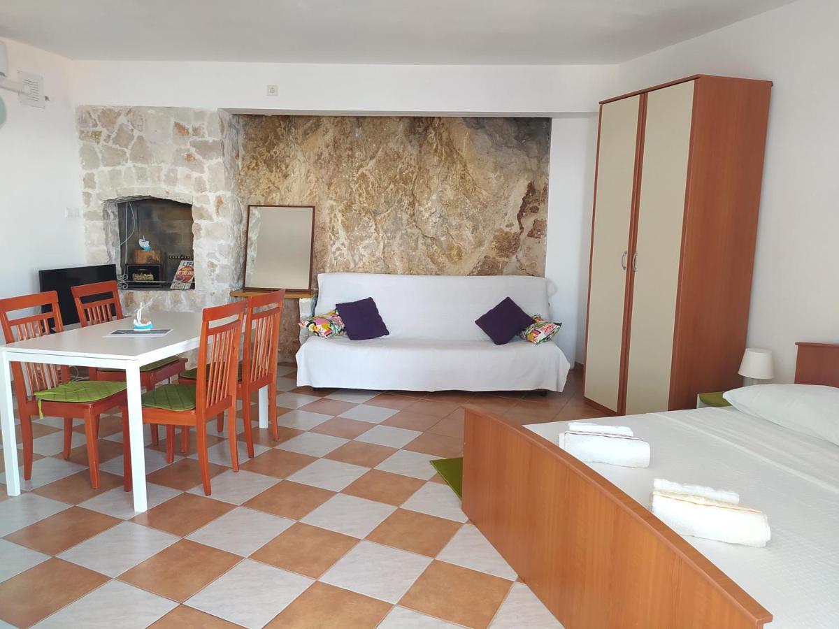 Apartmani Stine Donji Okrug  Екстериор снимка